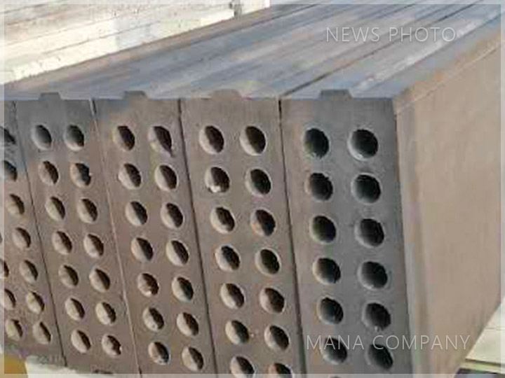 1615282624987387.jpg 瑪納發(fā)泡水泥板-客戶板材堆場實拍.jpg